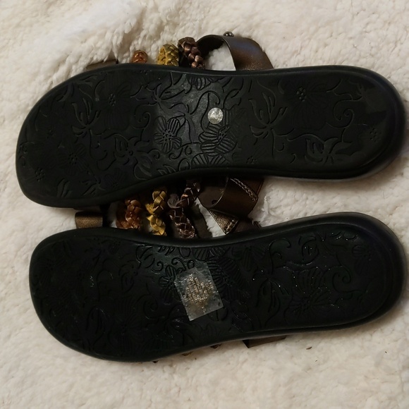 Sandals size 10 - Picture 4 of 7